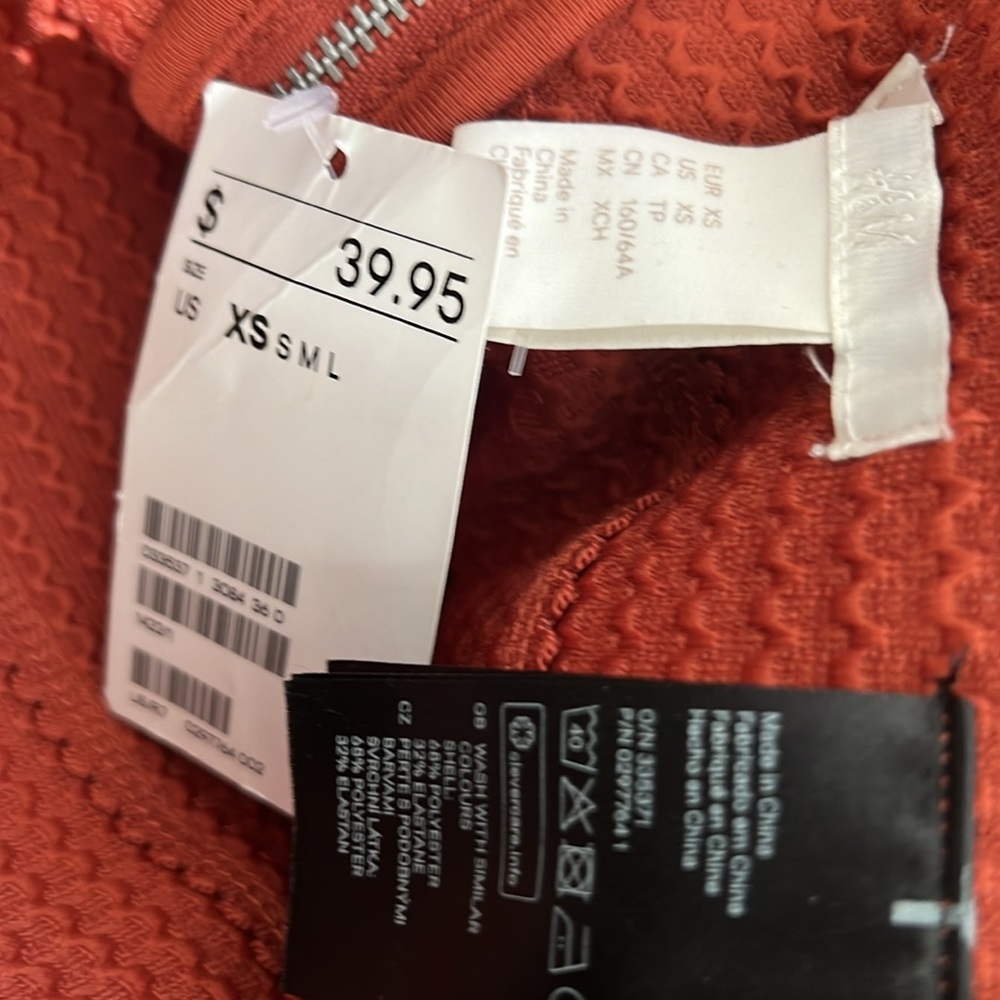 H&M Ruffle Skirt - Picture 2 of 3